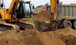 Выкопать яму экскаватором в Камне-на-Оби от 946 руб. - 2Землекопа-Кно