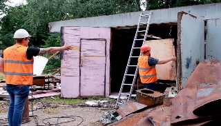 Демонтаж гаражей в Камне-на-Оби, цена от 1786 руб. – услуги под ключ от 2Землекопа-Кно